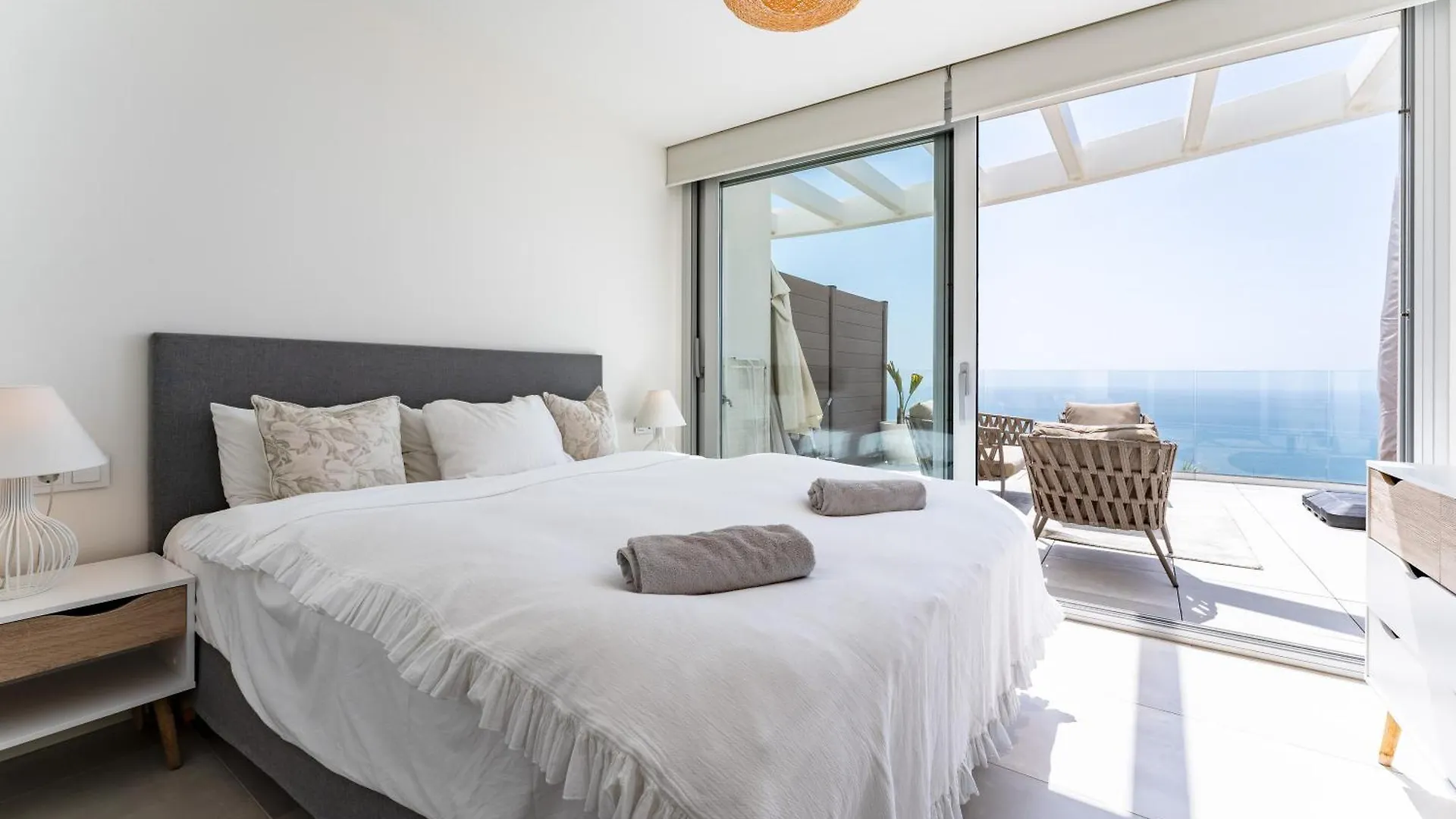Luxury Penthouse With Rooftop Фуэнхирола 0*,