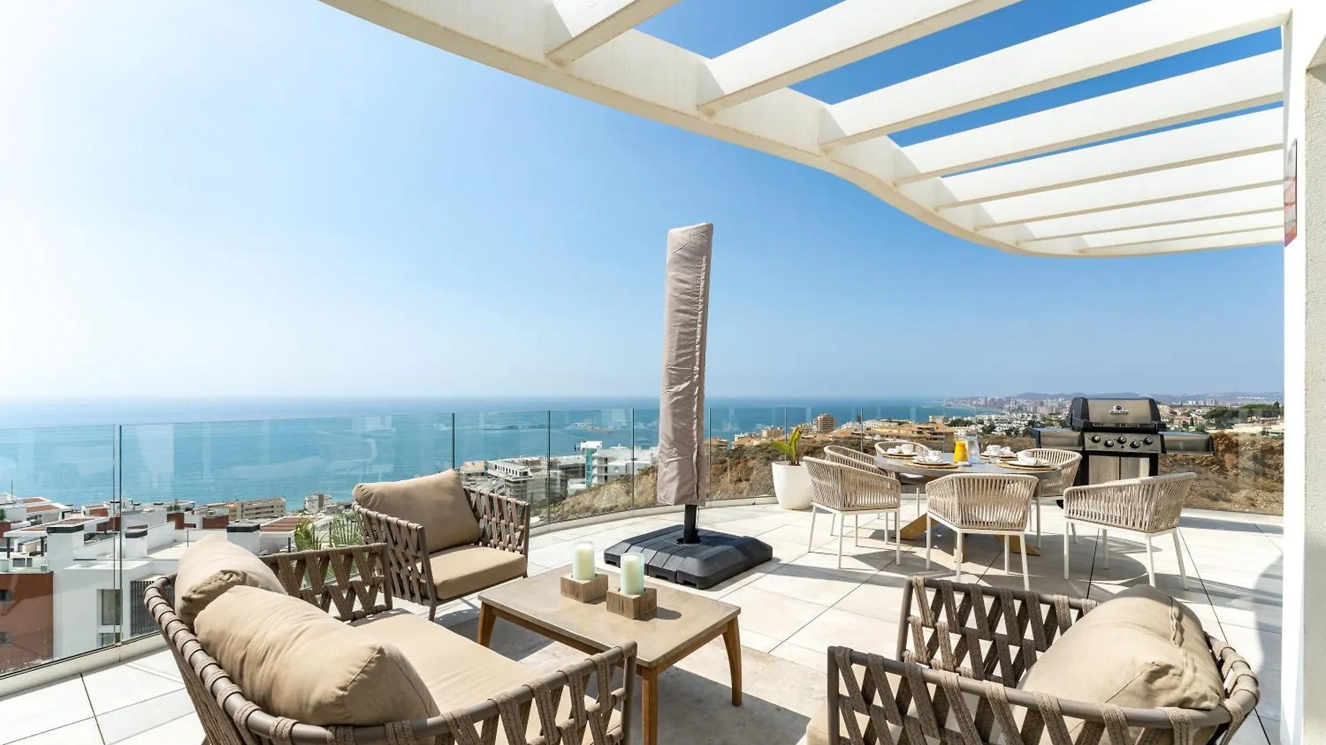 Luxury Penthouse With Rooftop Фуэнхирола